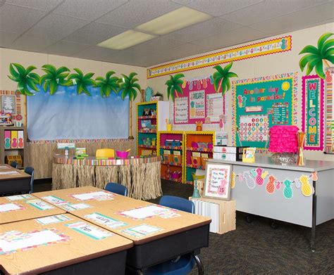 Tropical Punch Classroom - Pineapples everywhere! This happy and vibrant look will brighten up ...