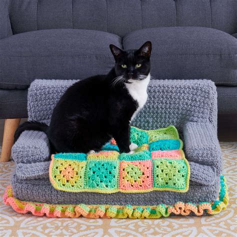 Red Heart Crochet Cat Couch | Yarnspirations