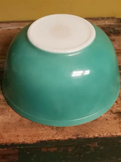 VINTAGE PYREX PRIMARY Colors GREEN 2-1/2 Qt. Nesting Mixing Bowl 403 $20.00 - PicClick