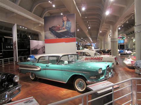 Covering Classic Cars : Photos from the Henry Ford Museum