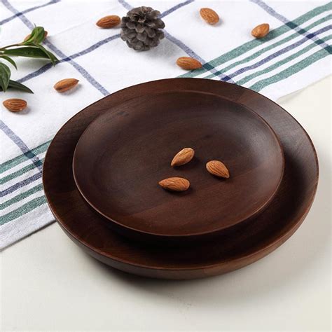 Hand-Made Round Natural Wooden Plates – Sugar & Cotton