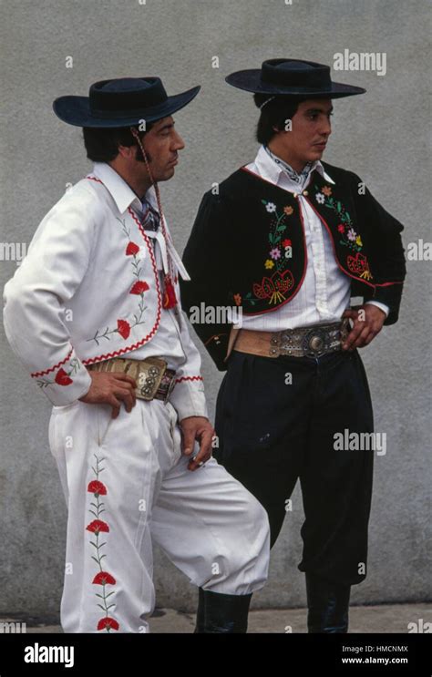 Gaucho argentina black white hi-res stock photography and images - Alamy