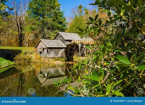 Fall View of Mabry Mill, Blue Ridge Parkway, VA Editorial Photography - Image of blue, mill ...