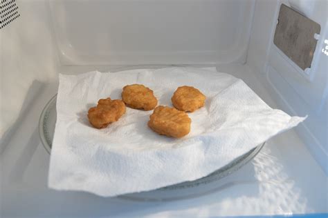 How To Reheat Chicken Nuggets - yourcookingbuddy.com