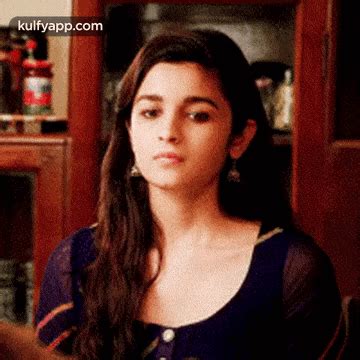 Alia Bhatt.Gif GIF - Alia bhatt 2 states Mahi - Discover & Share GIFs