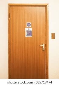 Keep Door Shut Safety Signs Photos, Images and Pictures