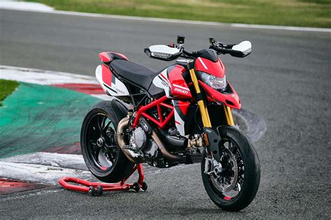 20 Supermoto Bikes You'll Love Driving - Sportings News