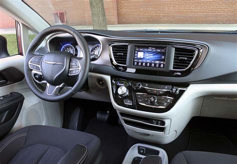 Dodge Caravan 2022 Interior