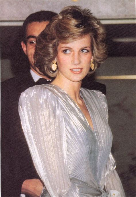 All Things Princess Diana | Princess diana fashion, Princess diana pictures, Princess diana photos