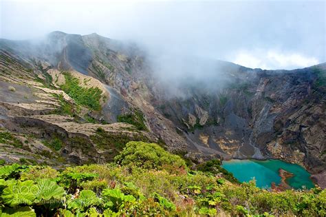 Irazu volcano crater at 11260 ft altitude, Costa Rica [2048x1363] by ...