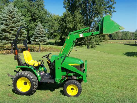 John Deere 4010 Compact Tractor & JD 410 Front Loader - Home