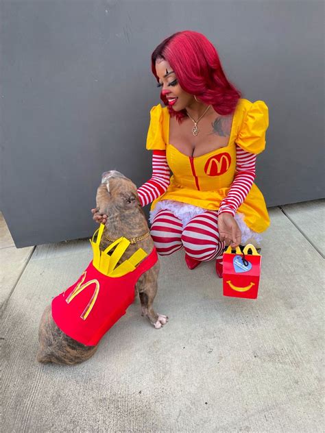 Custom costumes. Ronald McDonald. Halloween. Halloween 2021. McDonald’s Mcdonalds, Favorite ...