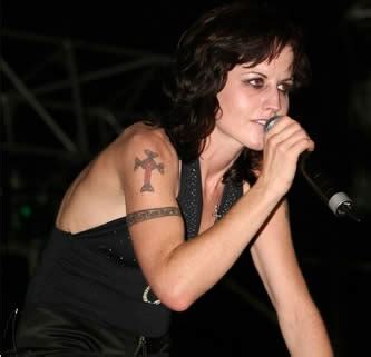 Dolores O’Riordan Tattoos – Celebrities Tattooed