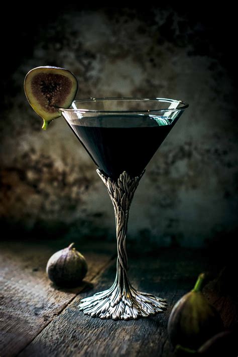 Black Fig Vodka Martini #halloween #fig #halloweenparty | Vodka martini ...