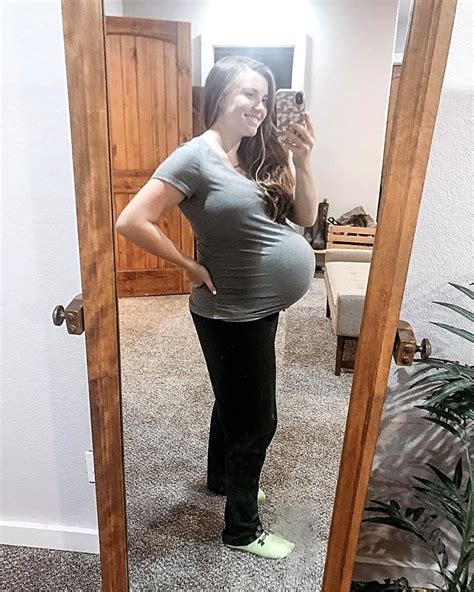 Duggar Sisters' Baby Bump Pics: Jessa, Abbie and More