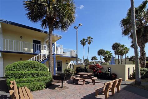 Days Inn by Wyndham Cocoa Beach Port Canaveral, Cocoa Beach: $132 Room Prices & Reviews ...