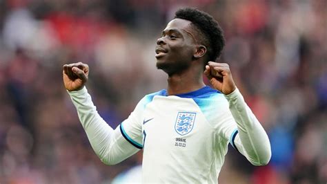 England 2-0 Ukraine: Bukayo Saka scores stunner and Harry Kane strikes again in Three Lions win ...