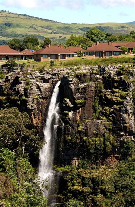Mogodi Lodge is superbly situated, just 50 m from the Graskop Gorge Falls, with a magnificent ...