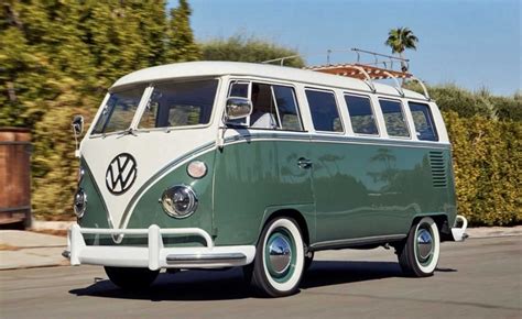 Esta "Kombi" Volkswagen del '66 ahora es eléctrica gracias a un motor Tesla