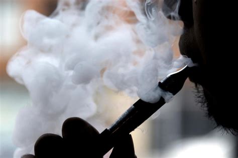 Vaping_Lung_Damage_01248.jpg - Hurricane - Canless Air System