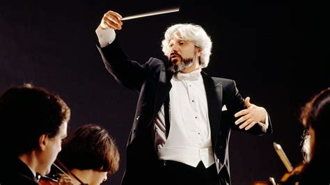 Coming Clean: The World’s Orchestra Conductors Have Come Together To Admit Their Job Is As Easy ...