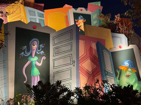 Monsters, Inc. Mike & Sulley to the Rescue! Attraction Façade Repainted ...