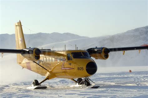 Twin Otter Stranded On Ice - Canadian Aviator Magazine