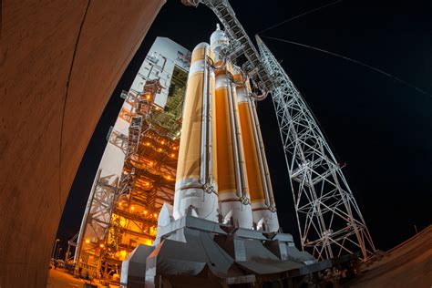 17 HQ Photos from NASA’s Orion Launch » TwistedSifter