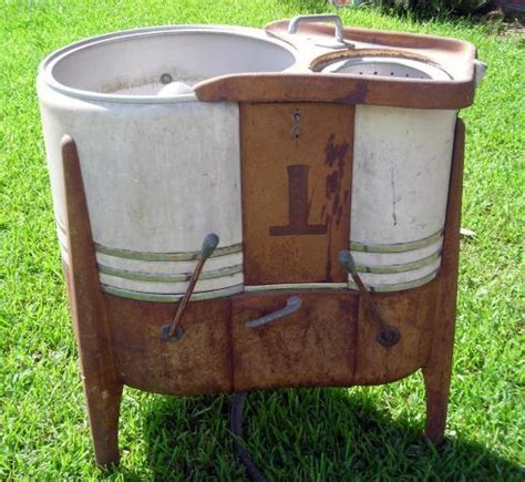 Washing Machine: Antique Washing Machine