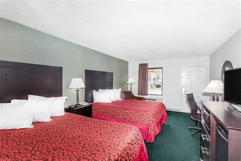 Days Inn by Wyndham Hendersonville | Hendersonville, NC Hotels