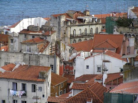 Alfama quarter | district, Lisbon, Portugal | Britannica