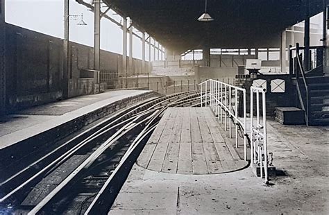 The tube station that had a movable platform