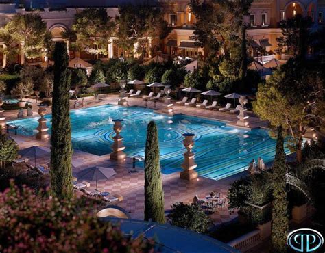 Bellagio Hotel pool (With images) | Best pools in vegas, Vegas pools, Bellagio las vegas