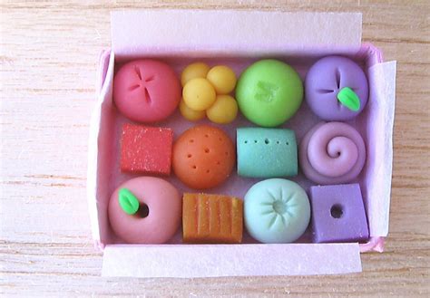 Rainbow mochi gift! These would make a wonderful and colourful gift to ...