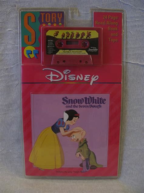 Snow White Read-Along [CASSETTE]: Amazon.co.uk: CDs & Vinyl