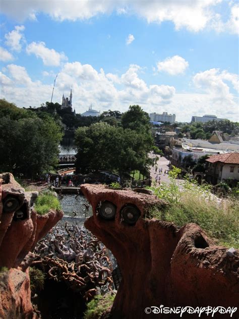 Magic Kingdom: Splash Mountain | DisneyDayByDay