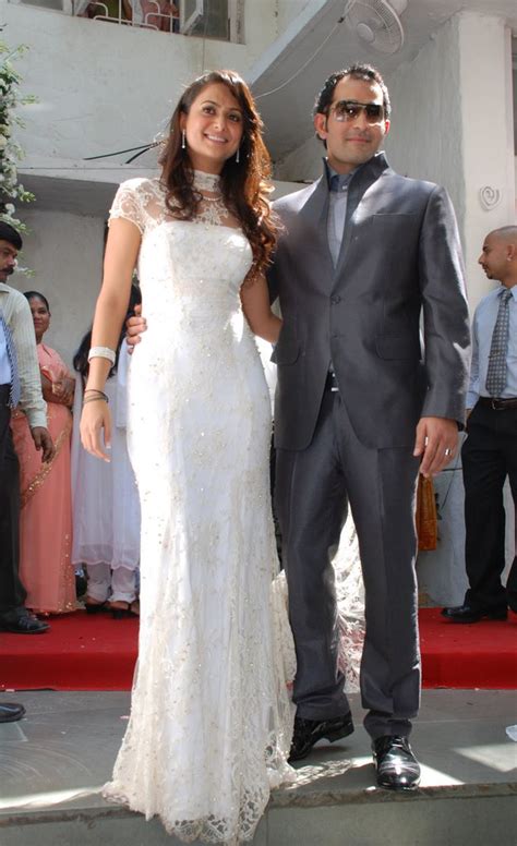 Bridal Dresses: Amrita arora wedding pics nikaah