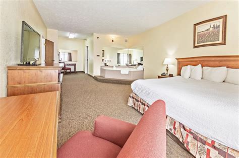 Rooms - The Branson Towers Hotel in Branson, MO