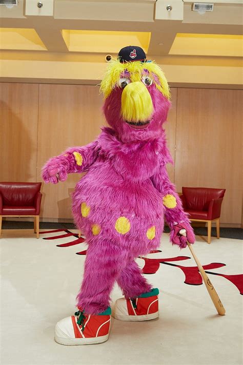 PHOTO GALLERY: Cleveland Indians mascot Slider does his own ESPN The ...