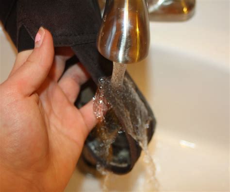 How to Make Any Shoe Waterproof! : 4 Steps (with Pictures) - Instructables