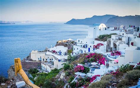 A Guide to Island-Hopping in Greece - Travel Dudes