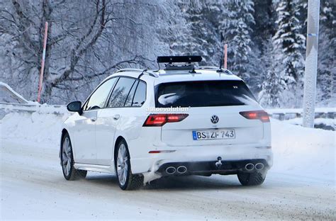 Mind the Camo: 2025 VW Golf R Variant Spied in Europe Feeling at Home ...