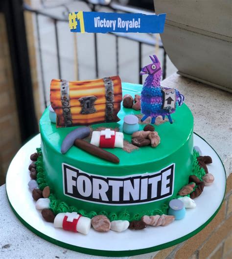 Fortnite Cake Ideas To Inspire You : Building & Loot Llama Cake