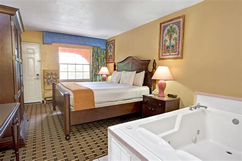 Discount Coupon for Howard Johnson Express Inn Suites Lake Front Park Kissimmee in Kissimmee ...