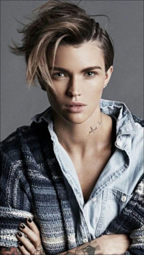 21 Androgynous Haircuts for a Bold Look - Haircuts & Hairstyles 2021