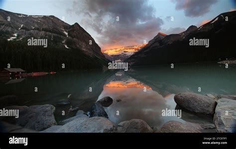 Sunrise at Lake Louise Stock Photo - Alamy