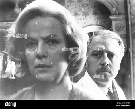 SEANCE ON A WET AFTERNOON, from left: Kim Stanley, Richard Attenborough, 1964 Stock Photo - Alamy