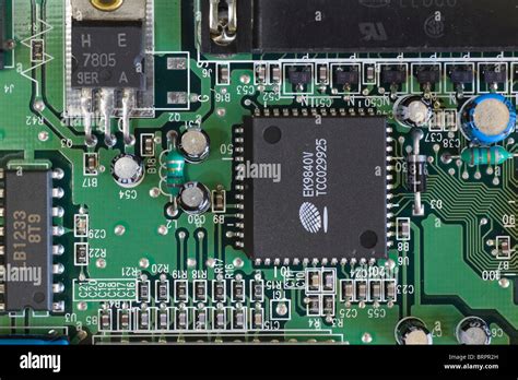 What Is A Silicon Integrated Circuit With Pictures | Images and Photos ...