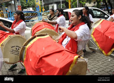 Ganpati visarjan hi-res stock photography and images - Alamy