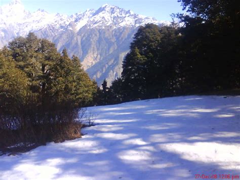 Snowfall Near Delhi | 10 AWESOME Places to Visit in Uttarakhand